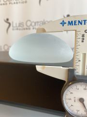 Implante mamario High Profile - Dr Luis Corrales
