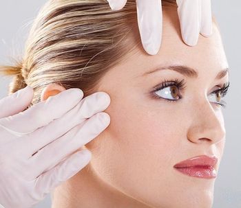 Los andaluces son los españoles que más retoques faciales se hacen