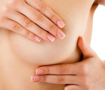Los especialistas exigen reconstrucciones mamarias tras las mastectomías