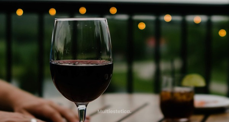 ​Desmintiendo mitos, el vino no es perjudicial para la estética dental