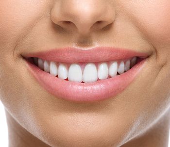 Mejora tu sonrisa sin dolor con las carillas Lumineers