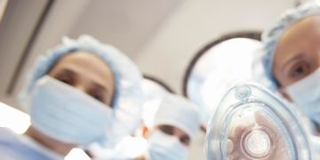 Dudas y miedos por la anestesia antes de una cirugía estética