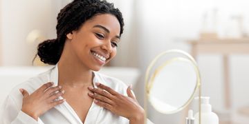 Cómo prevenir las arrugas en el cuello y el escote