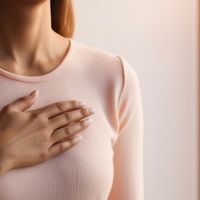 Corrección de mama tuberosa avanzada en Valencia – Dr. Cuesta Romero