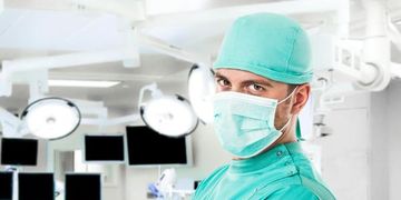 Las 7 claves para elegir a un buen cirujano estético