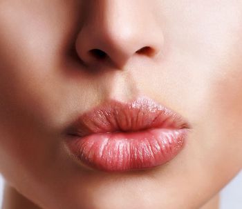 Conoce la técnica V-Y para aumentar el tamaño de tus labios