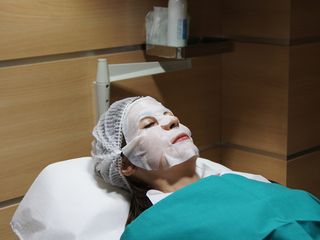 Rejuvenecimiento facial con ácido hialurónico