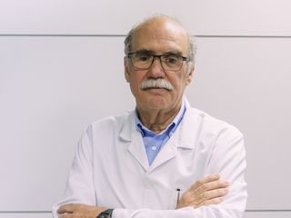 Dr. Saenger, Director y Fundador
