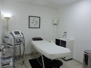 Sala de láser dermatológico - Clínica Bellezzia Alicante