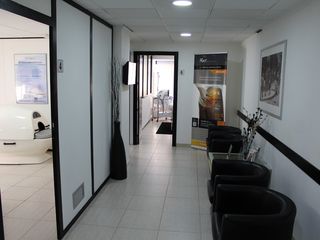 Sala de espera  - Cabinas y Despachos - Clinicas Bellezzia