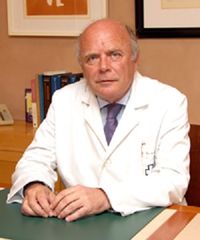 Dr. Armando López