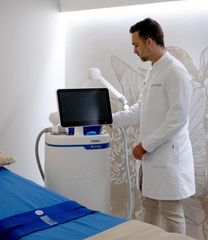 CoolSculpting by Dr. Antonio Muñoz, Criton