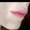 Chica joven buscando unos labios de cine - 4331