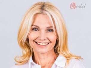 Consigue una piel más hidratada, luminosa y revitalizada.