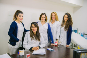 Especialistas en micropigmentación en la clínica Absolute Beauty