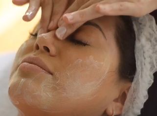 Rejuvenecimiento facial - Aura Clínica
