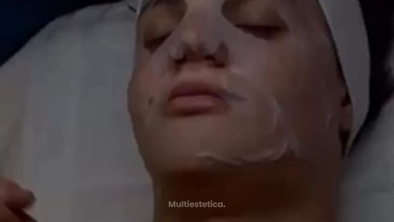 ✨ Reafirmamos tu piel desde el interior ✨En este tratamiento combinamos radiofrecuencia