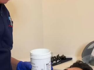 En GHORCHI CLINIC combinamos IPL (Luz Pulsada Intensa) con fototerapia LED