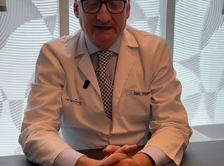 Las cicatrices en la blefaroplastia forman parte del procedimiento quirúrgico.