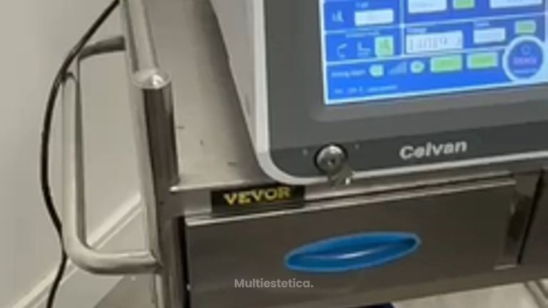 Skn clinic by Leo - Eliminación de acúmulos grasos en la región abdominal con tecnología láser